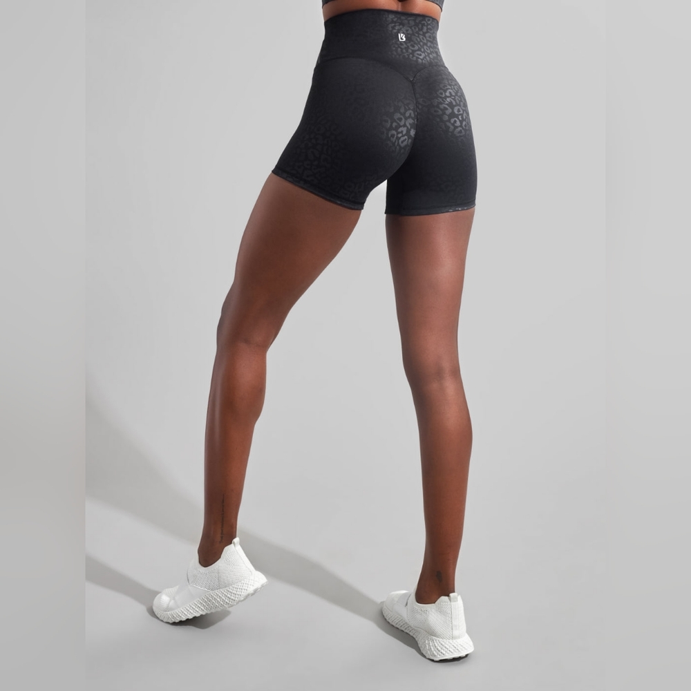 Buffbunny Rebel short in Black Leopard S
